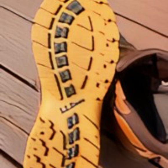 L.L. Bean Women’s Storm Chasers Insulated Waterproof Leather Boots Size 9.5 - Picture 5 of 10